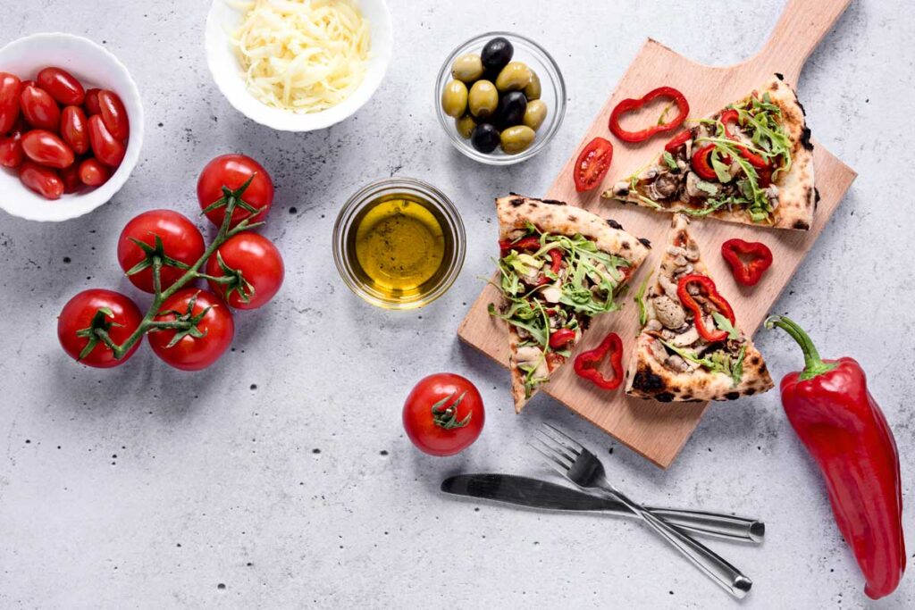 Conheça a dieta mediterrânica, os seus benefícios científicos e os alimentos principais. Veja como aplicar este padrão alimentar no dia a dia com um guia prático à portuguesa.