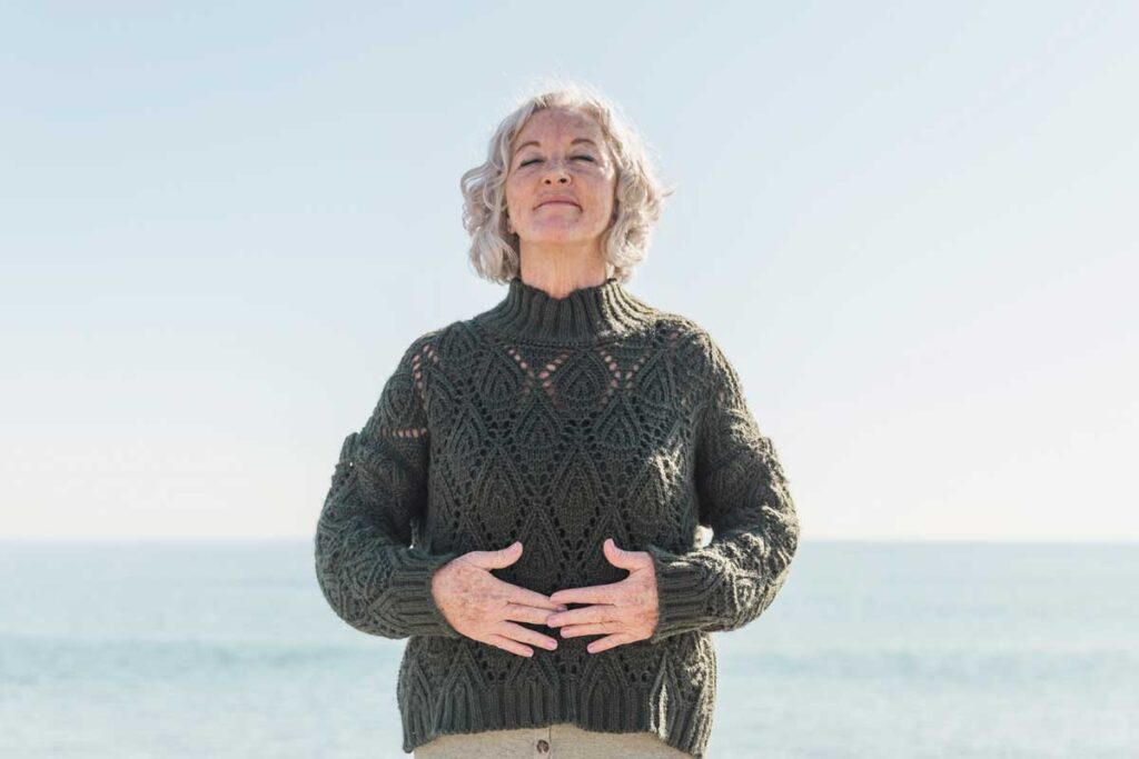 Saiba o que é a microbiota intestinal e como o seu desequilíbrio afeta a saúde. Conheça as doenças associadas à disbiose e as melhores estratégias para melhorar a flora intestinal de forma natural.